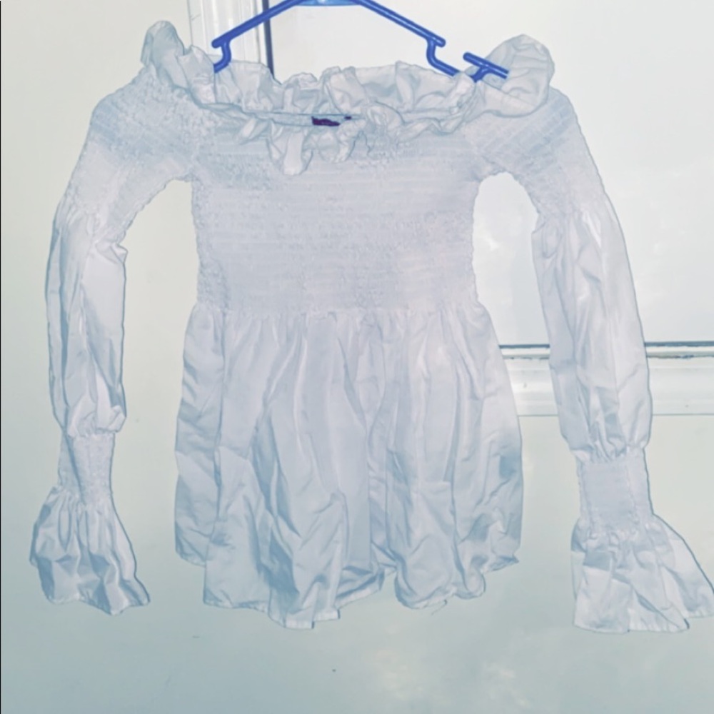 White ruffle blouse ❤️